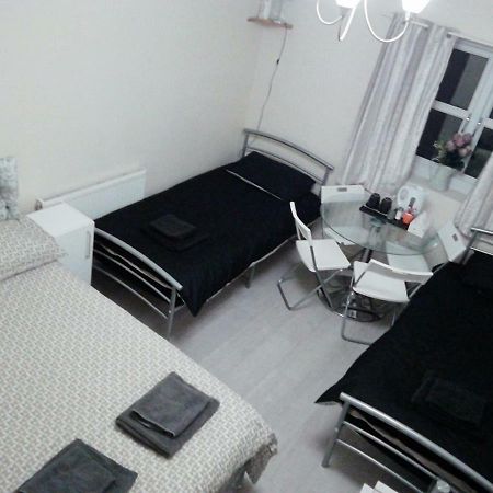Regent Guest House Бернлі Екстер'єр фото