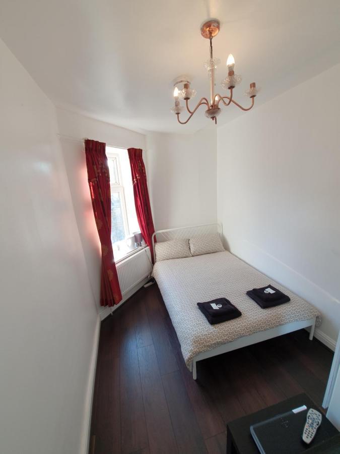 Regent Guest House Бернлі Екстер'єр фото