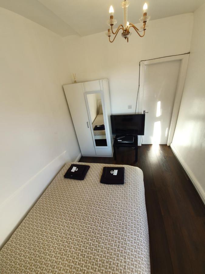 Regent Guest House Бернлі Екстер'єр фото