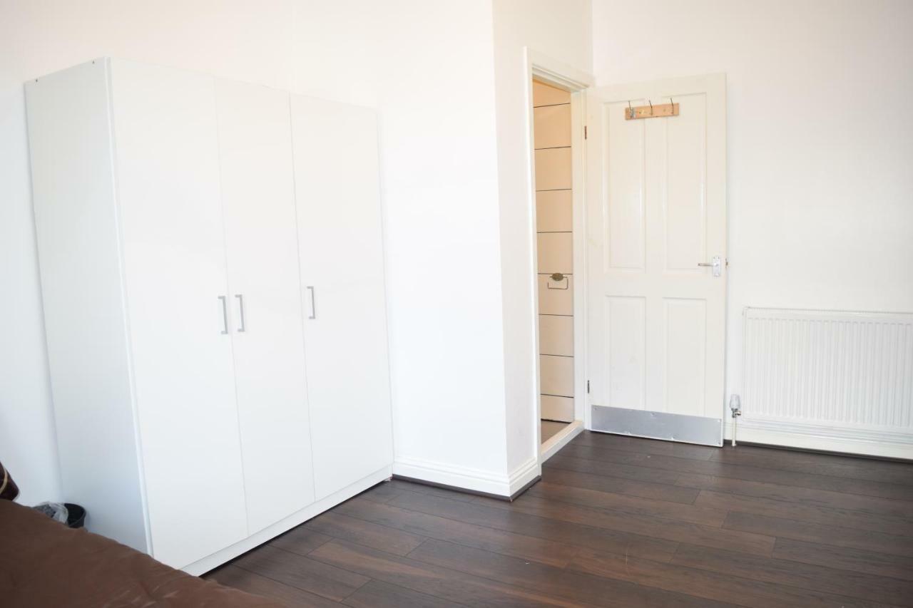 Regent Guest House Бернлі Екстер'єр фото